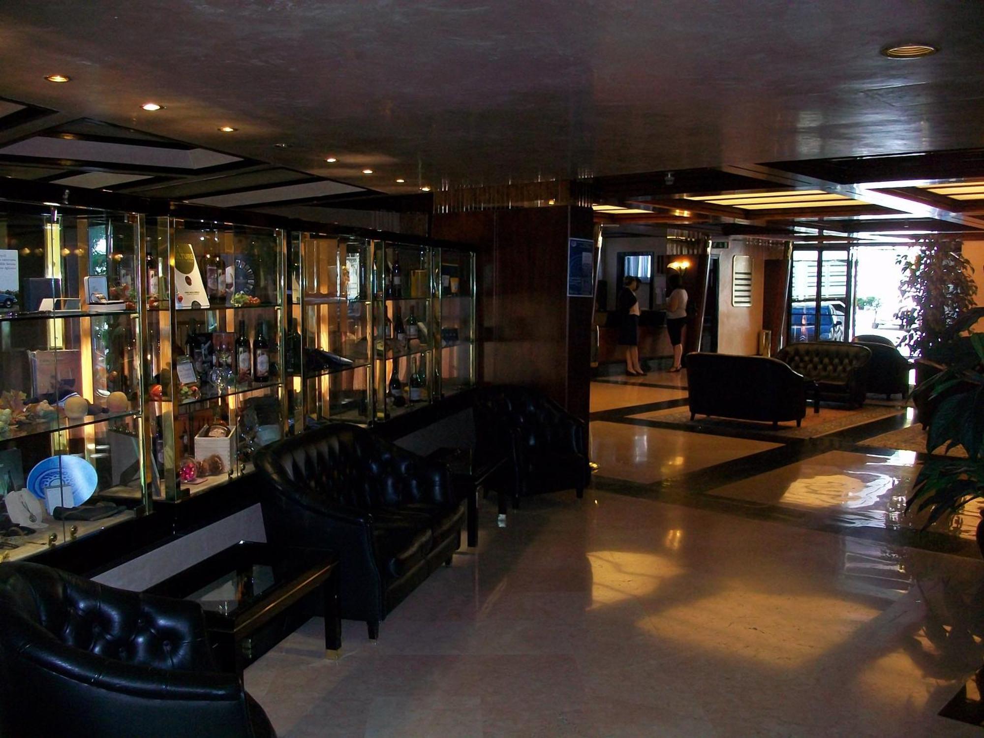 Grande Albergo Ποτέντσα Εξωτερικό φωτογραφία
